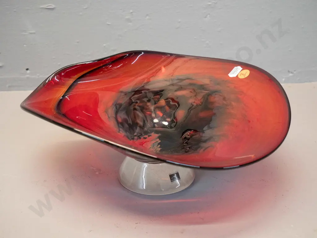 art glass footed bowl - De Flute Rotorua label, Ron van der Vlugt etched on base H-110 D-265 Image 1++