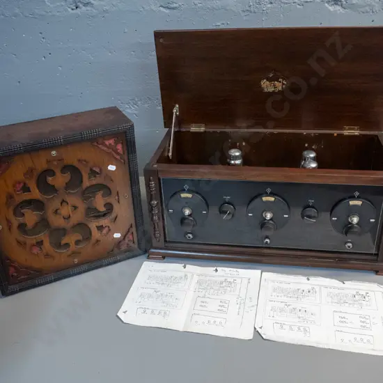 late 1920's vintage wood-cased, reconditioned, battery valve radio and speaker cabinet -