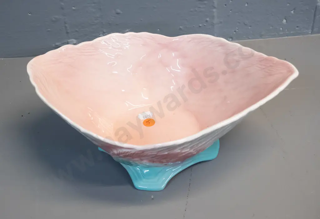 Royal Winton large lustre leaf shape bowl H-110 W-280 Image 1++
