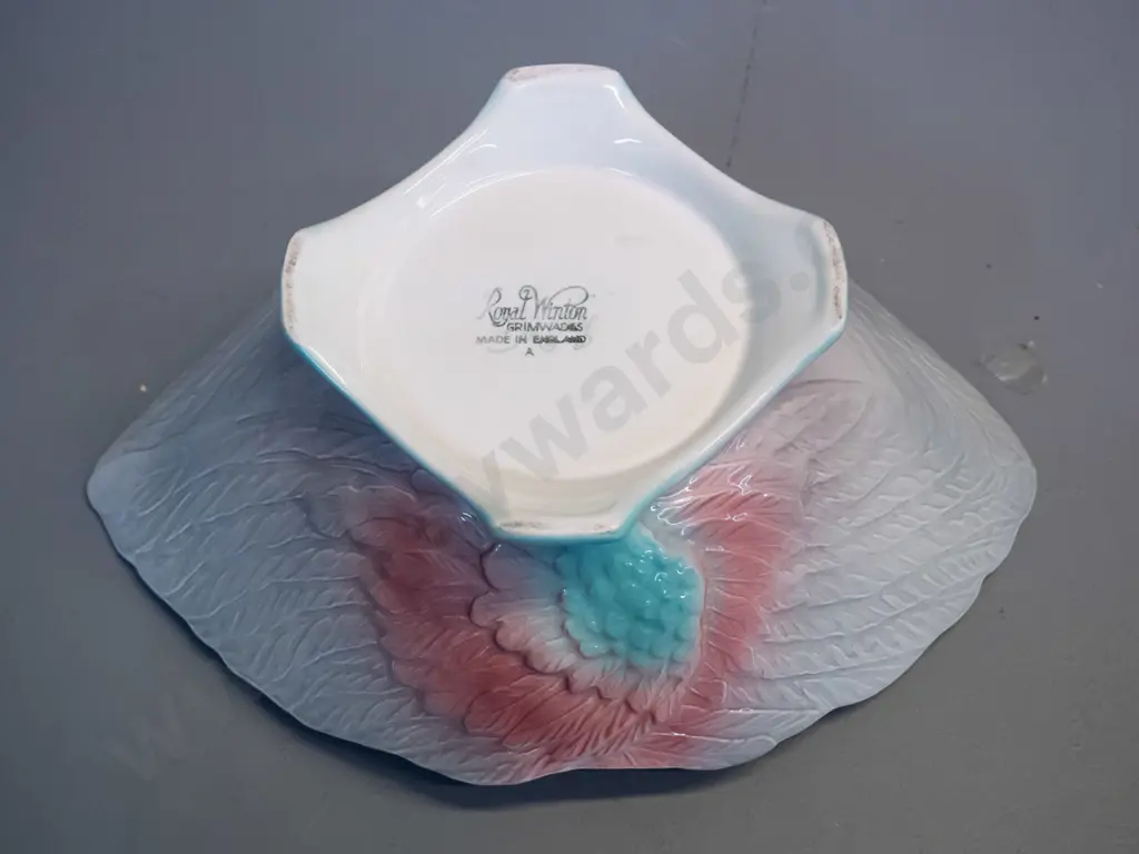 Royal Winton large lustre leaf shape bowl H-110 W-280 Image 1++