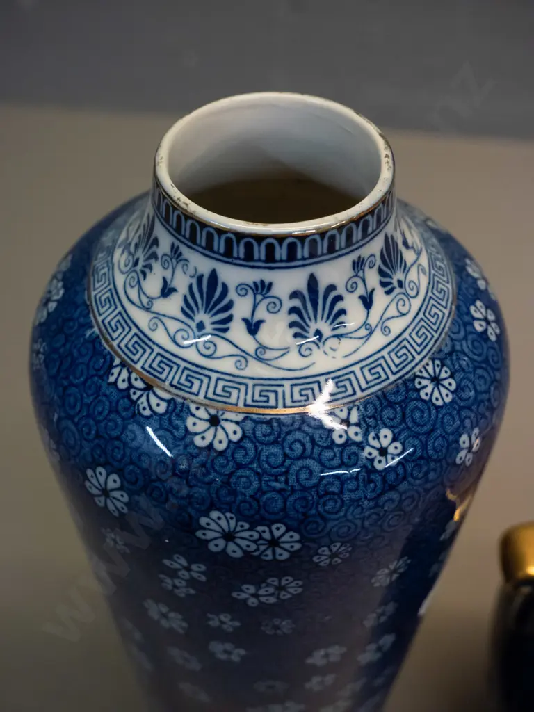 2 English vases - Shelley Cloisello H-260 and Crown Devon Fieldings lustre Image 1++