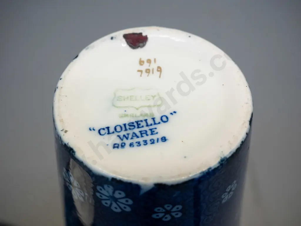 2 English vases - Shelley Cloisello H-260 and Crown Devon Fieldings lustre Image 1++