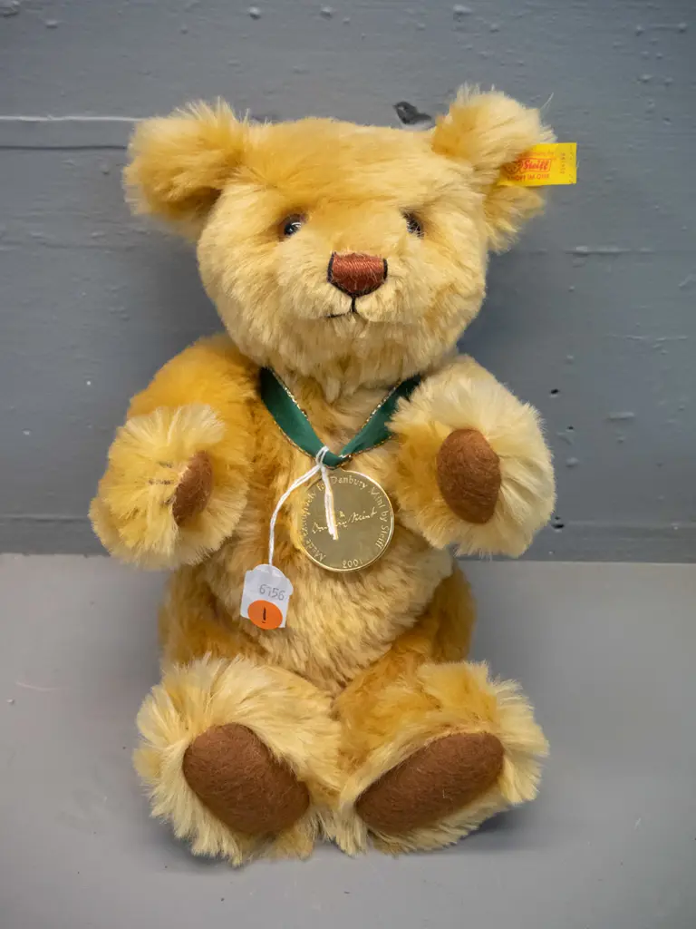 Steiff 2001 edition Danbury Mint mohair teddy bear with tags and metal medallion - sitting H-240 Image 1++