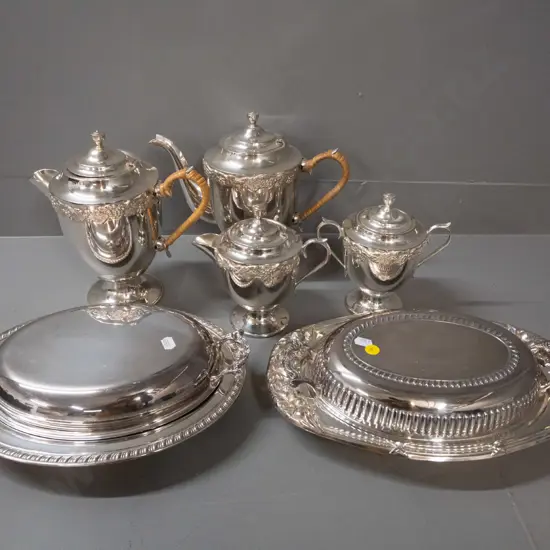 English silver plated ware: 2 "Windsor" lidded serving dishes w/glass liners & a Johnson tea & coffee pot w/cream &
