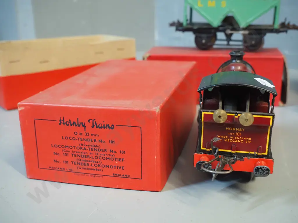 Hornby Gauge O model railway items - wind-up Tank Locomotive Type 101, plus sheet wagon, hopper wagon and No. 1 goods Image 1++