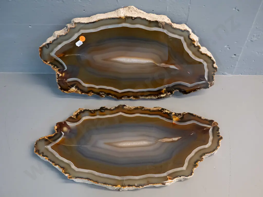 2 large heavy polished slices of agate - mirrored pair, both approximately L-450 W-230 Image 1++
