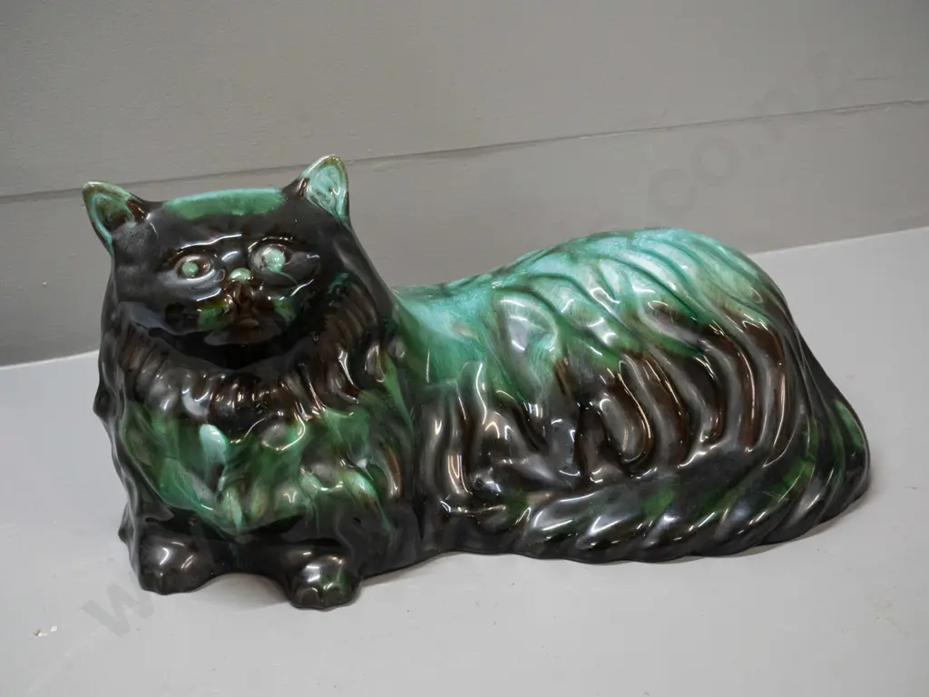 large Blue Mountain pottery cat figure H-200 L-390 Image 1++