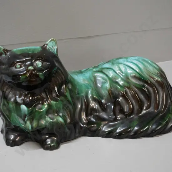 large Blue Mountain pottery cat figure H-200 L-390