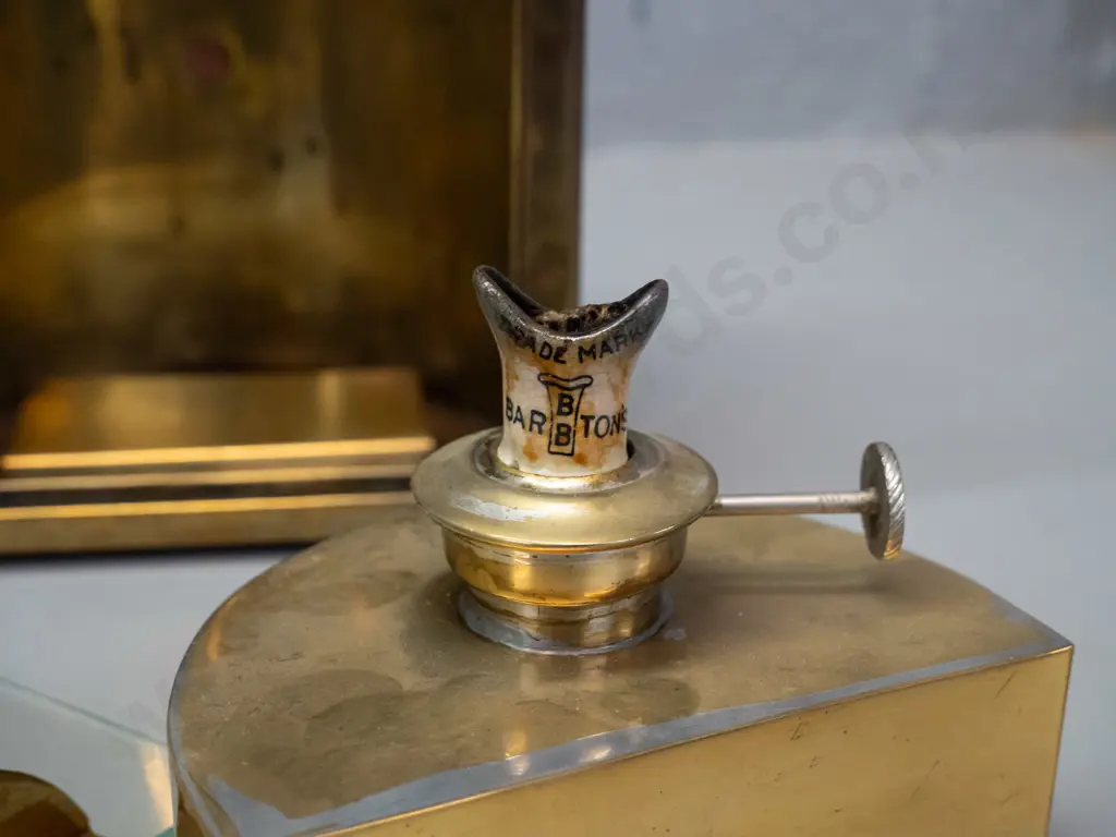 vintage Bartons brass cased lantern with slide-up glass front, folding handles, ceramic wick holder H-220 W-140 Image 1++