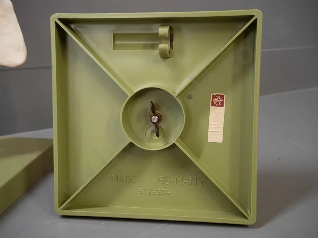 3 medical / anatomical display joints, 2 on plastic square bases marked Somso & Germany - tallest is H-340 Image 1++