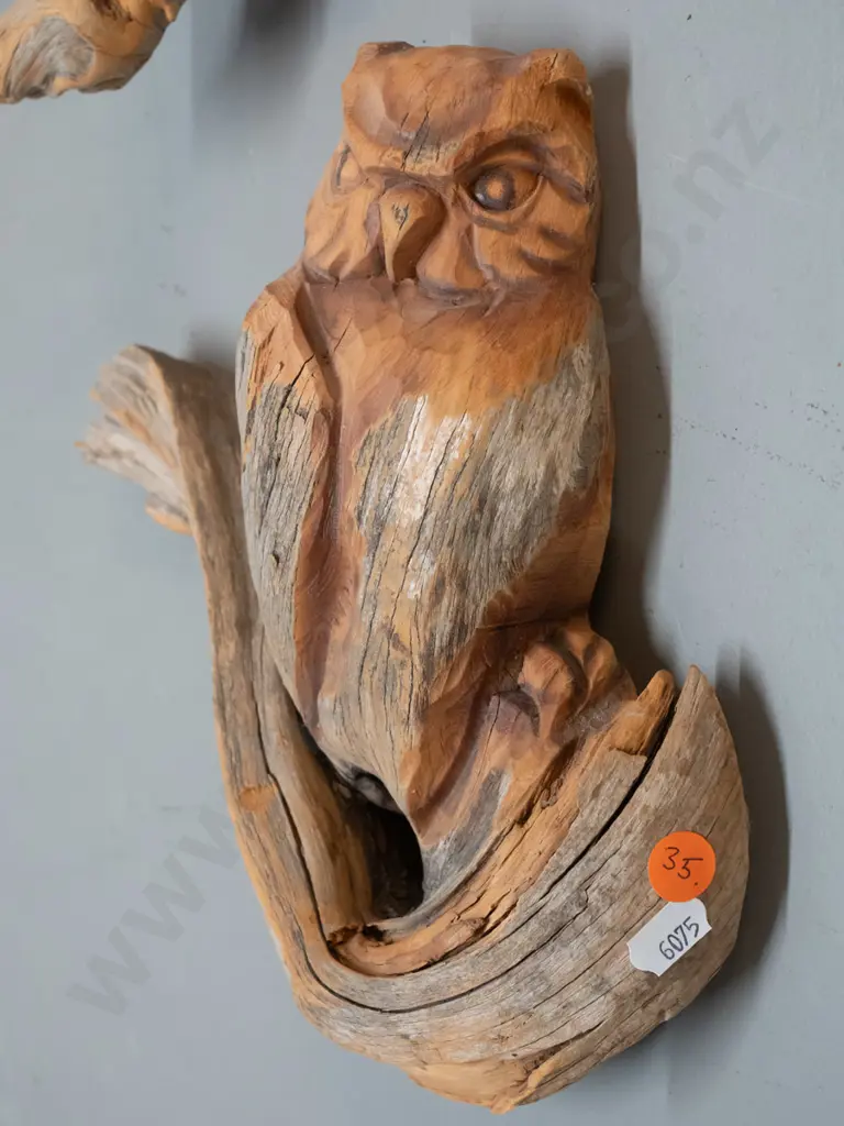 2 German rustic carved timber wall hanging animal figures -beaver H-400 and owl, both marked Holzschnitzerei-Wurzelkunst Image 1++