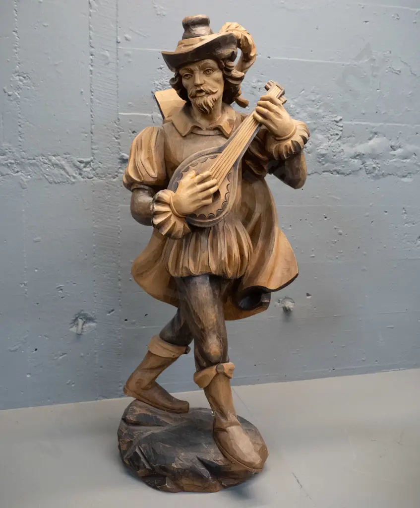 large carved timber figure - antique style musician with lute or mandolin H-780 Image 1++