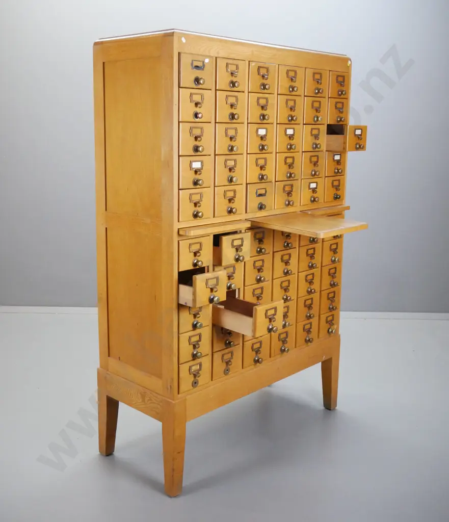 vintage large oak library index card cabinet - 60 drawers with brass knobs and metal label holder handles, 3 pull-out Image 1++