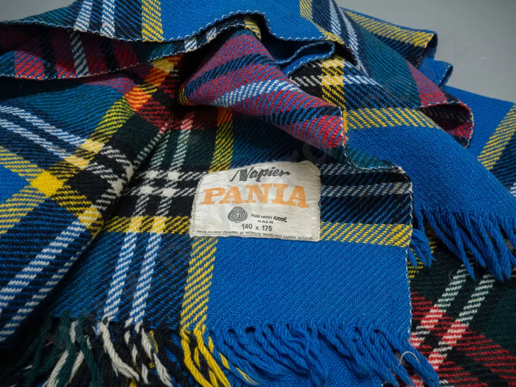 2 retro wool travel rugs - one has Napier Pania / Mosgiel Woollens label - 140 x 175 Image 1++