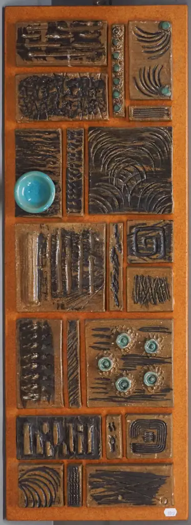 unsigned mid-century studio pottery artwork H-725 W-260 Image 1++