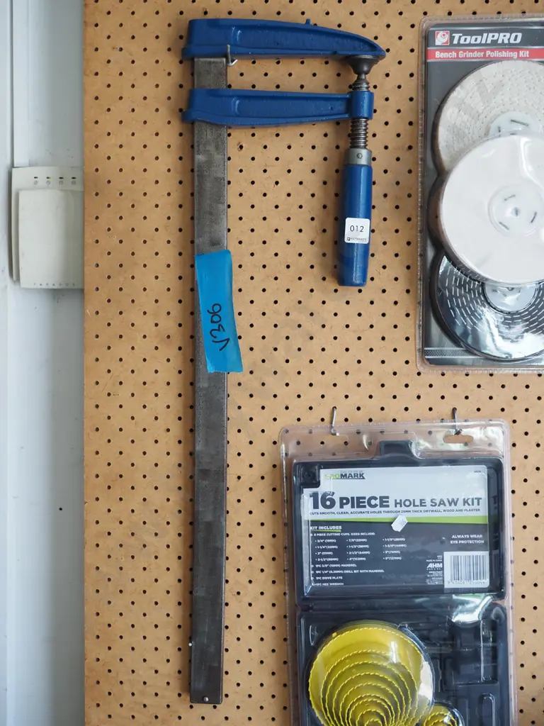 large F clamp Image 1++