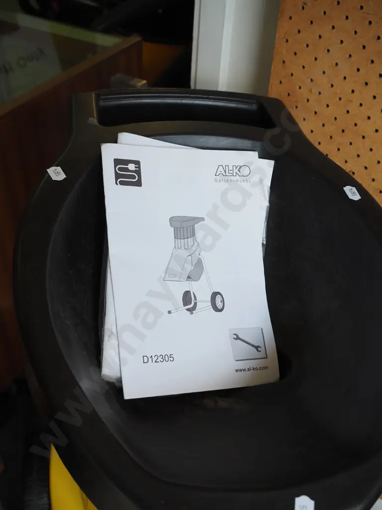 Alko 2400R electric garden mulcher/shredder Image 1++