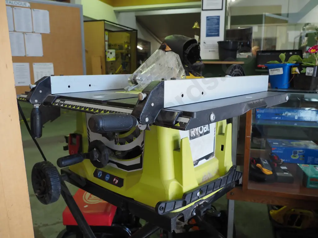 Ryobi bench saw on collapsable stand Image 1++