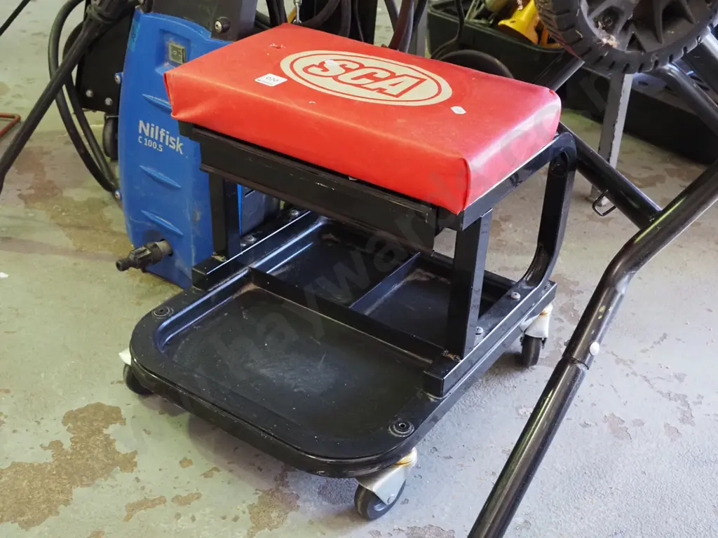 SCA workshop stool on casters Image 1++