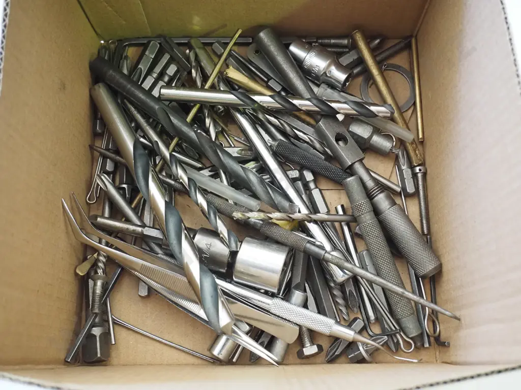 box; drill bits, drill drivers etc Image 1++