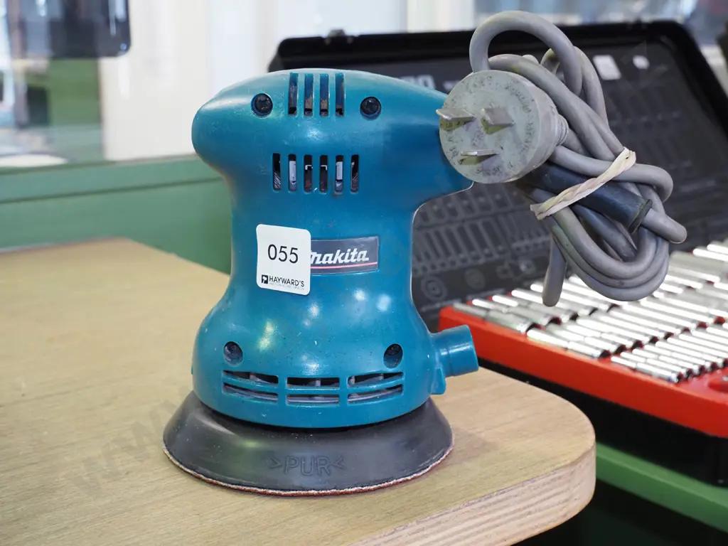 Makita finishing sander Image 1++