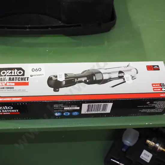 boxed as-new Ozito air ratchet