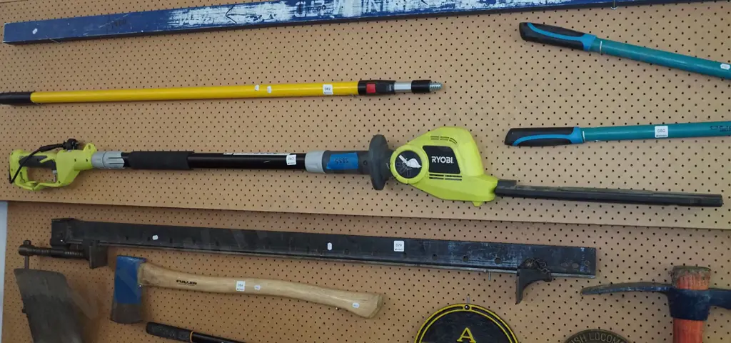 Ryobi electric pole hedge trimmer Image 1++