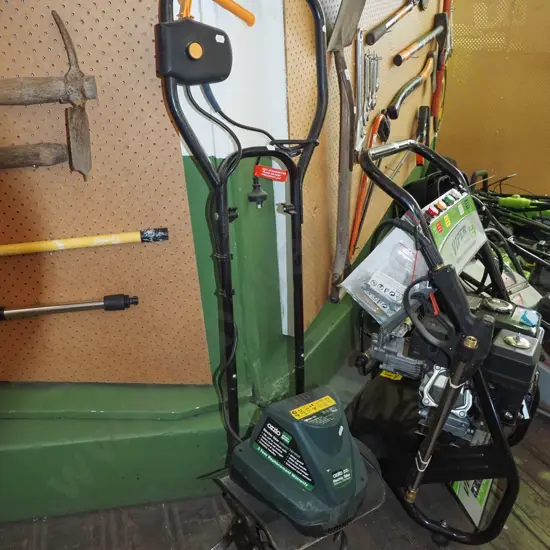 Ozito electric powered 4 tyne rotary hoe