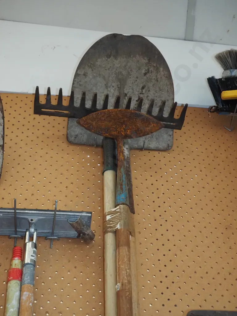 garden tools; shovel, rake, hoe Image 1++