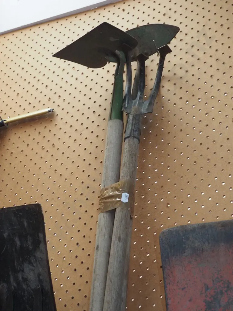 garden tools; hoes, cultivator Image 1++