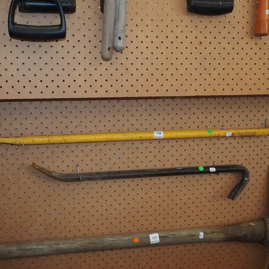 2x wrecking bars