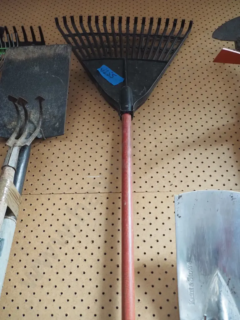 leaf rake Image 1++