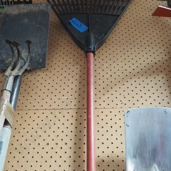 leaf rake
