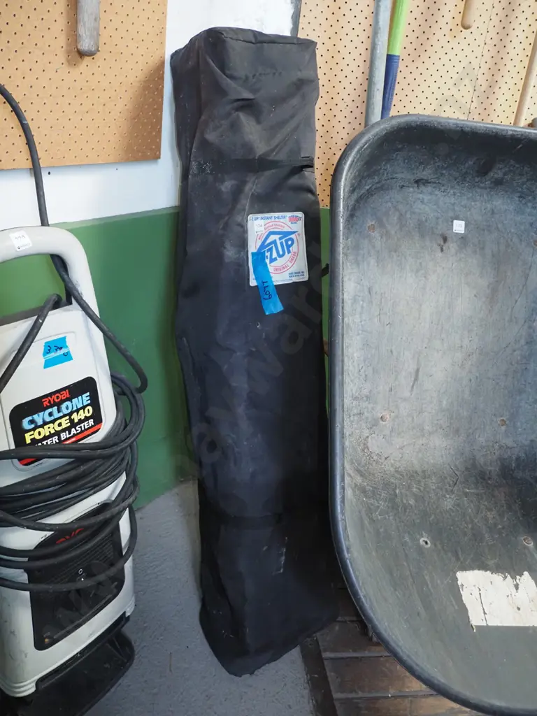 Easy Up gazebo with Suzuki branding Image 1++