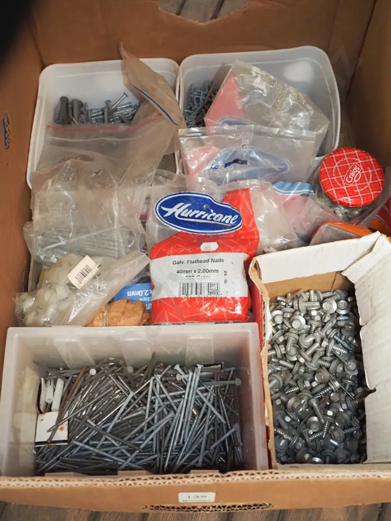 box; fasteners, nails, bolts, screws etc Image 1++