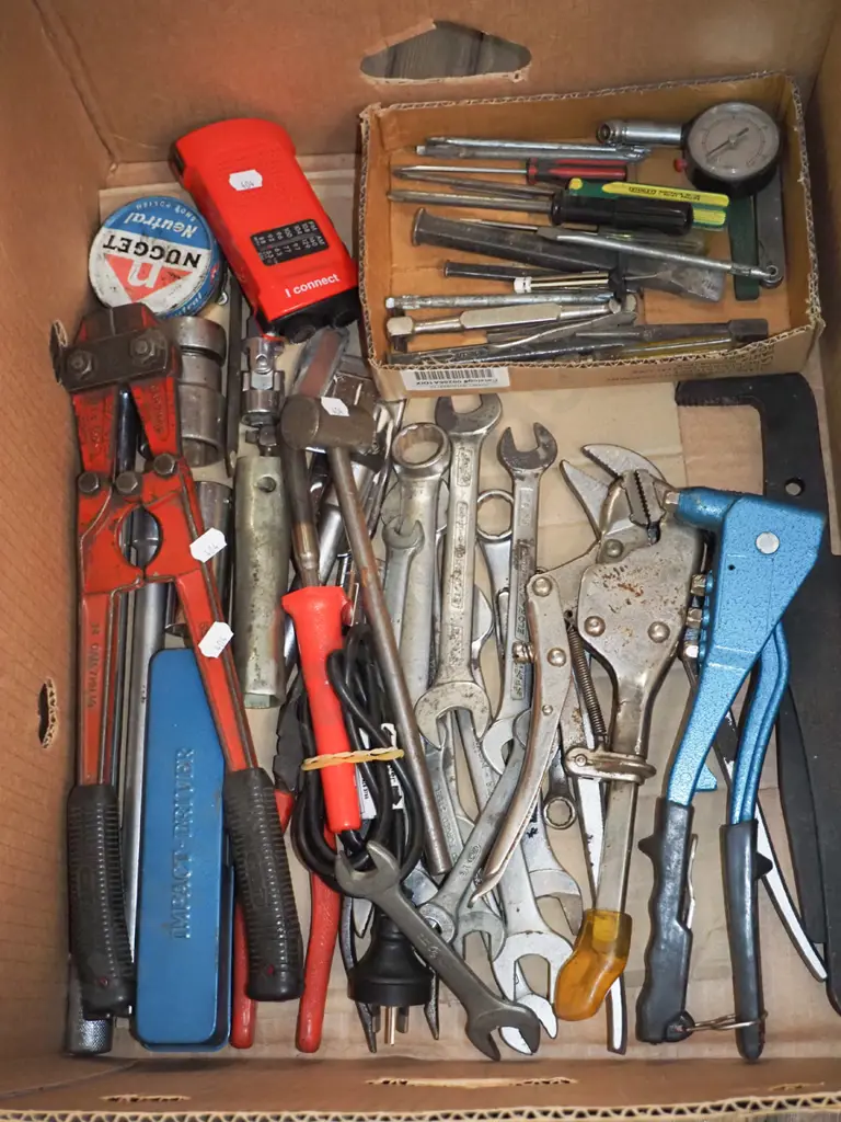 box; pop riveter, vice grips, bolt cutters etc Image 1++