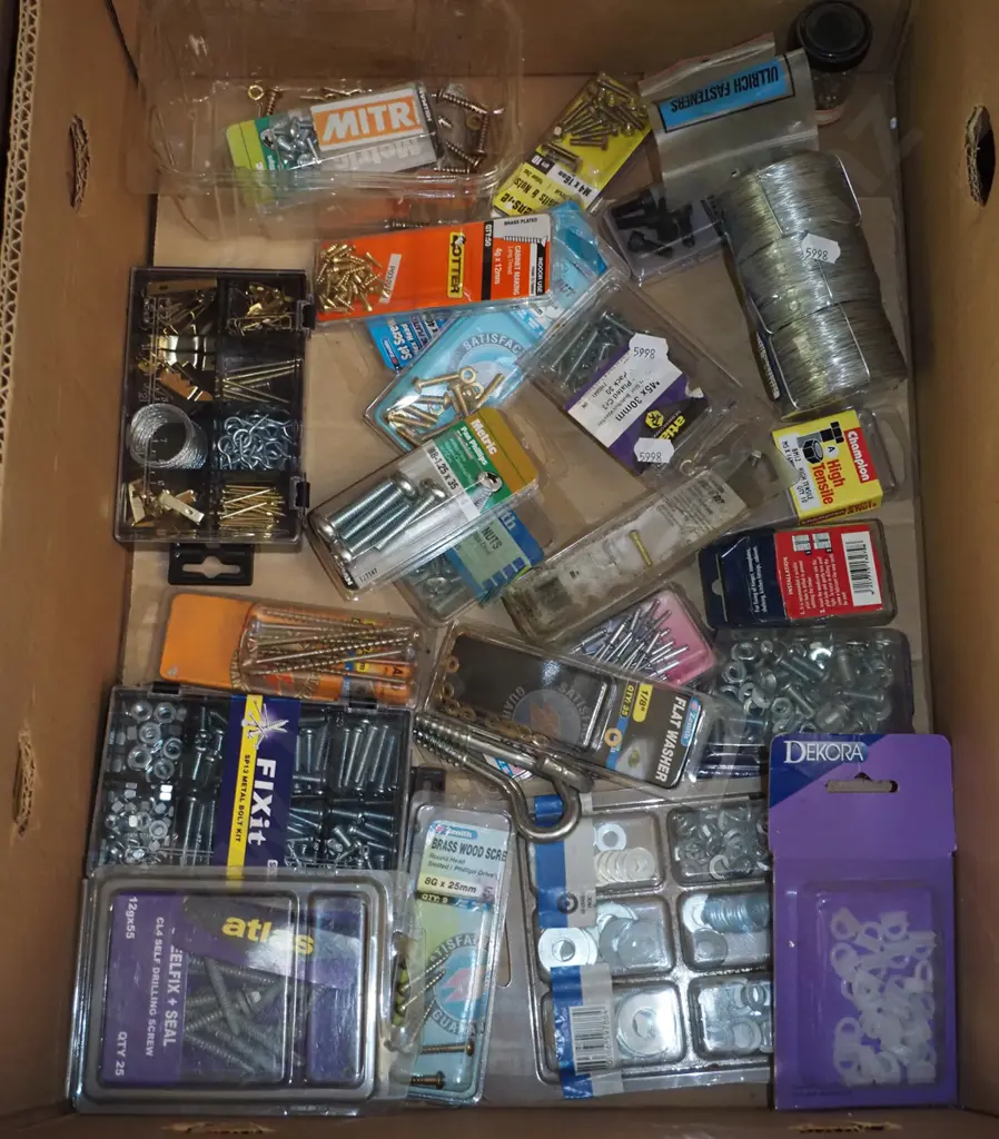 box; bolts, screws, washers, wire etc Image 1++