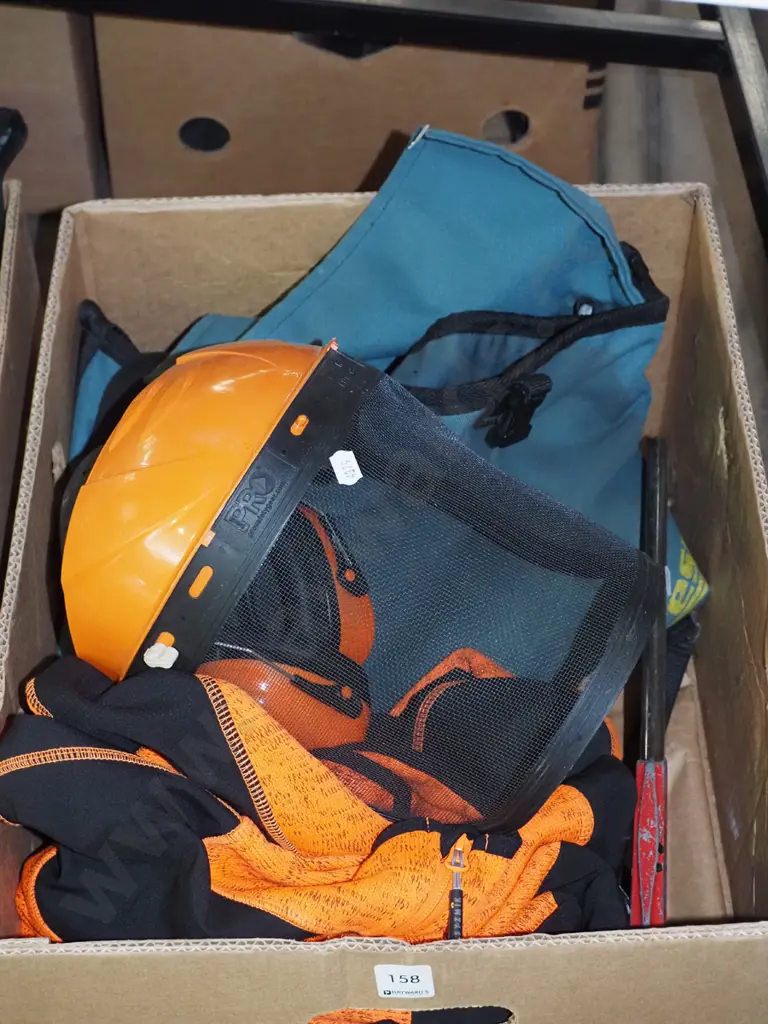 box; chainsaw chaps, hi-vis polar fleece etc Image 1++