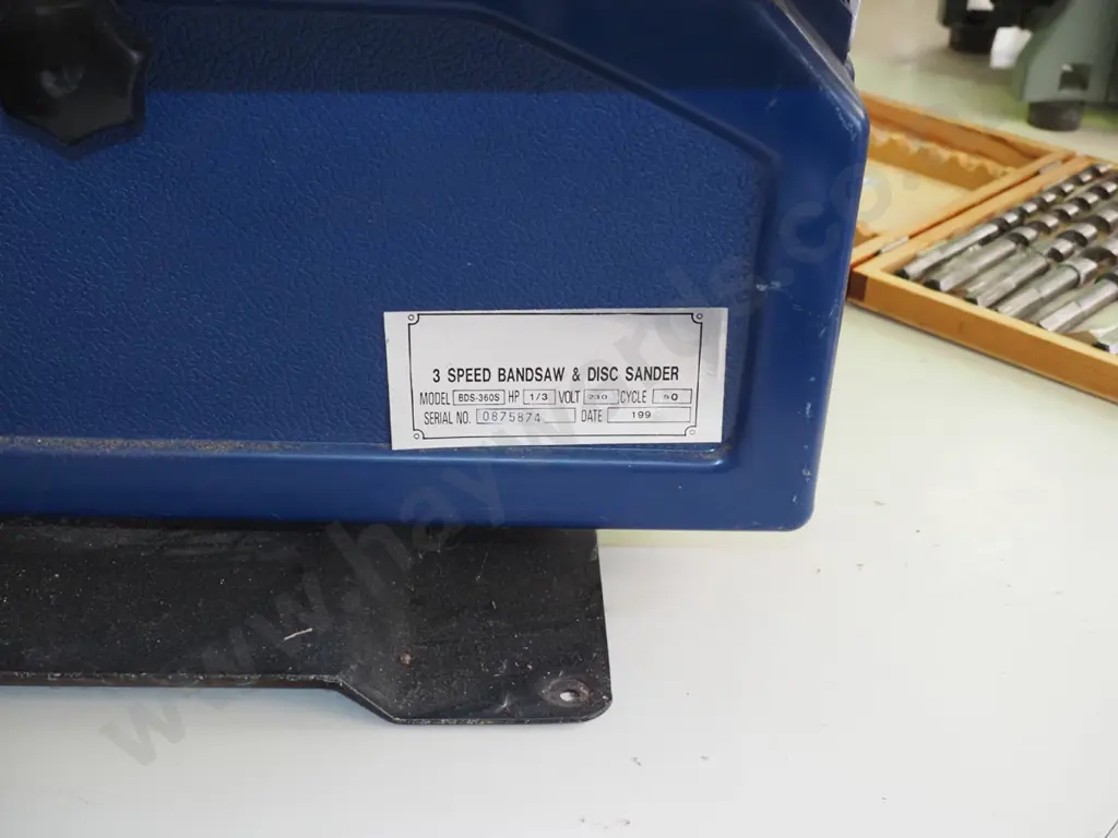 unbranded bench mounted 3 speed band saw with disc sander Image 1++