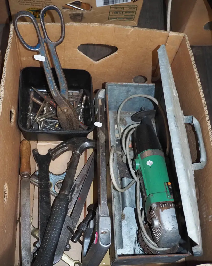 box; Hitachi angle grinder, hammers, tin snips etc Image 1++