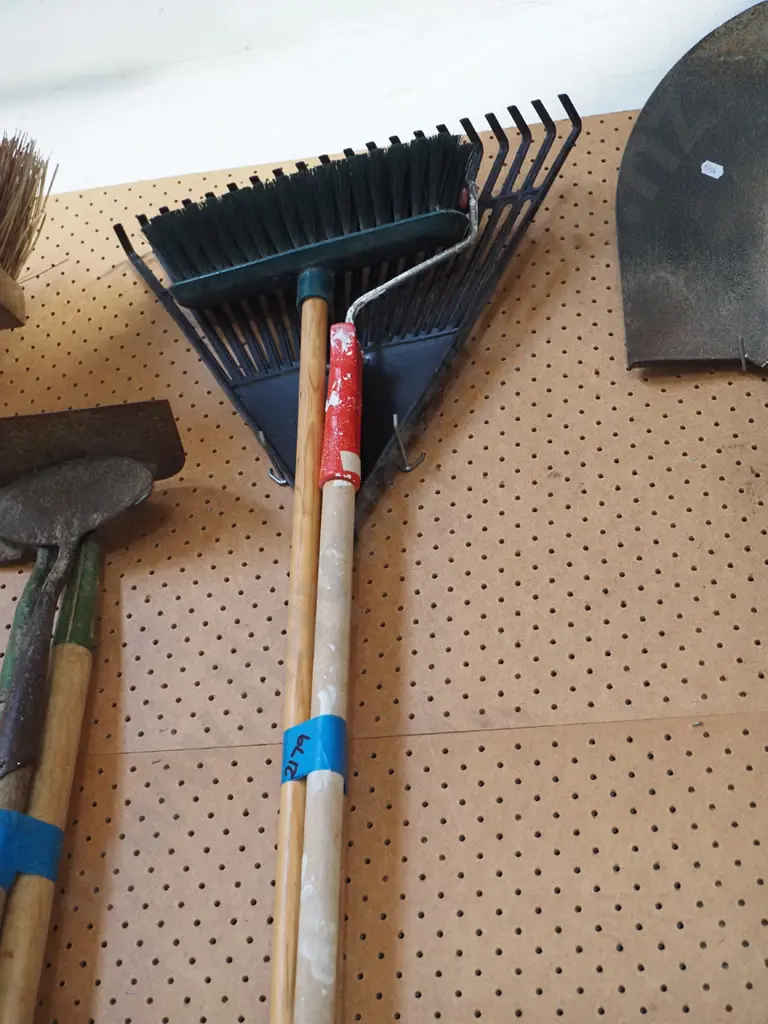 garden rake, broom, painting pole roller Image 1++
