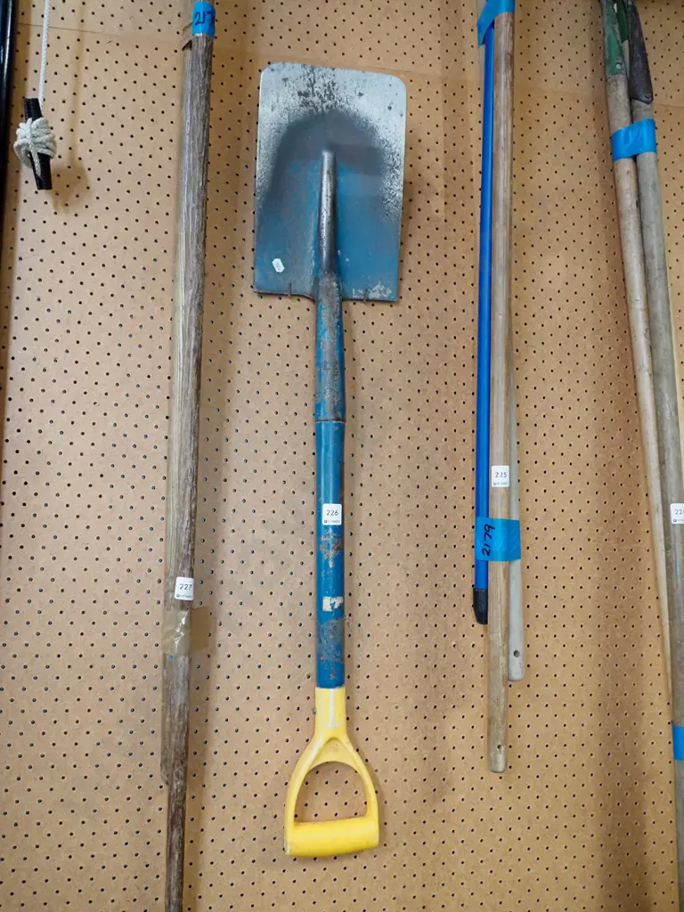 garden spade Image 1++