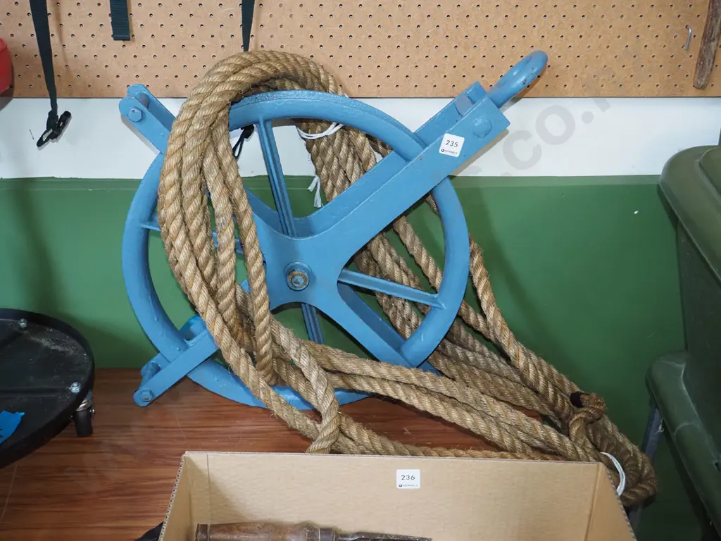 vintage pulley and rope Image 1++