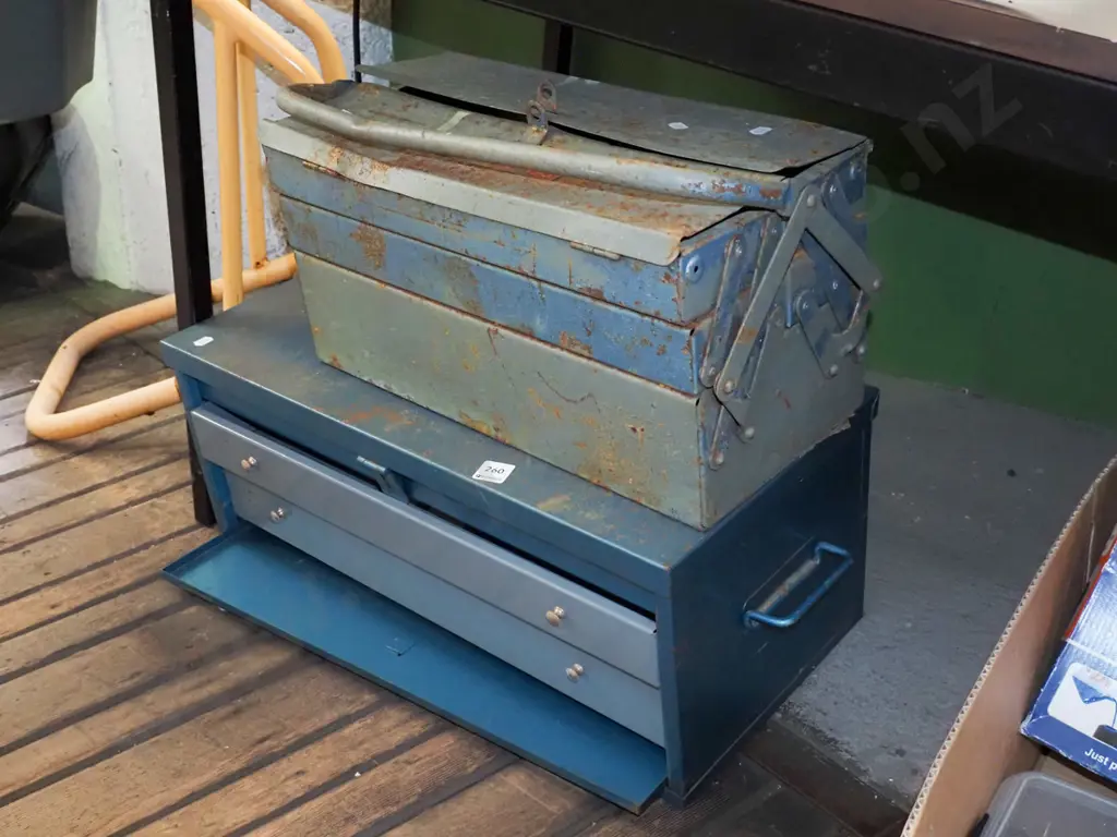 2x metal tool boxes Image 1++