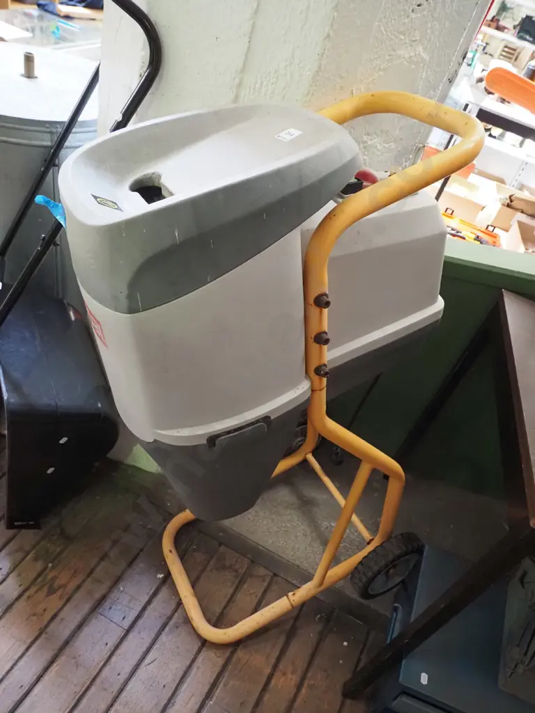 Ryobi garden shreader/mulcher Image 1++