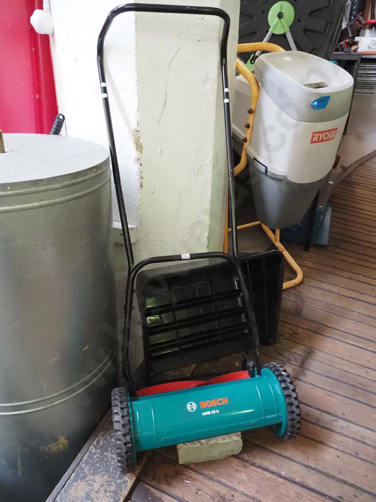 Bosch push mower and catcher Image 1++