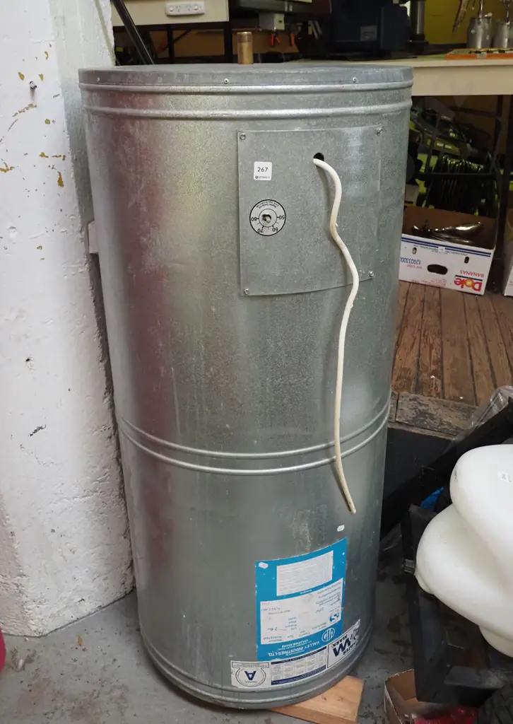 180L hot water cylinder Image 1++