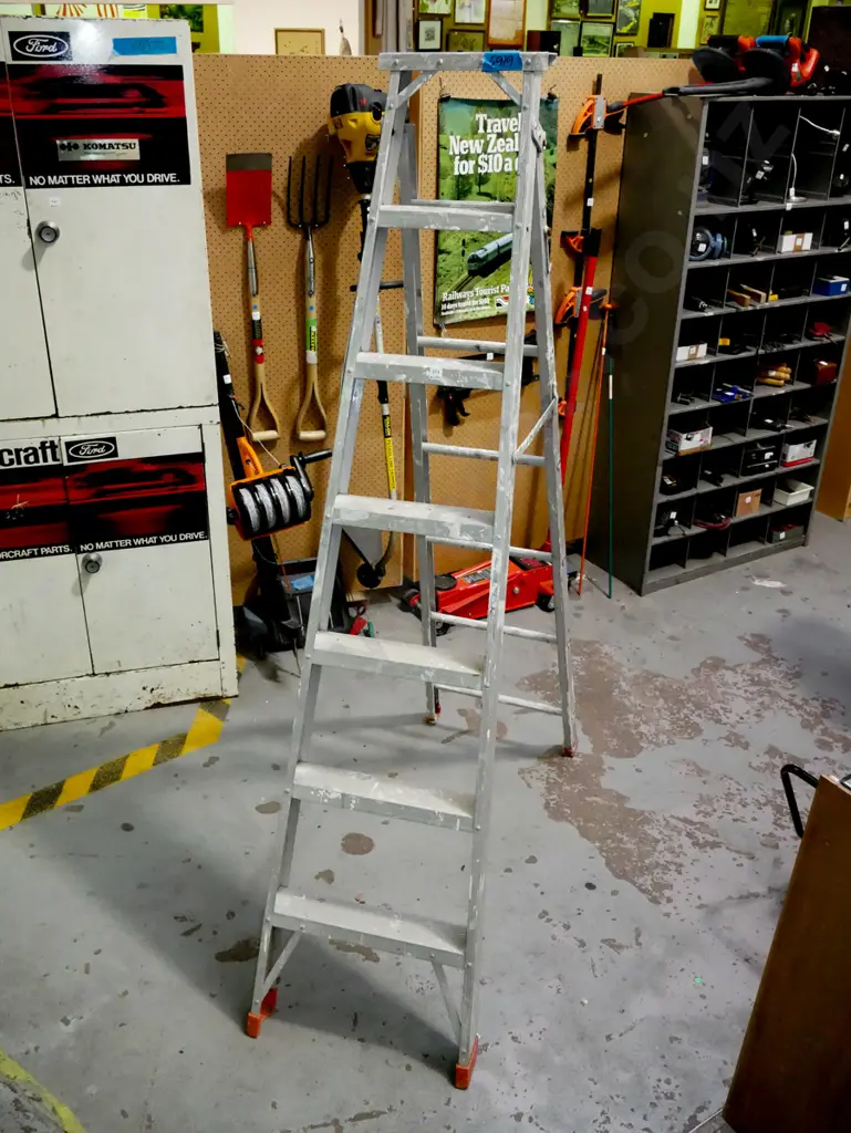 6 step aluminium ladder Image 1++