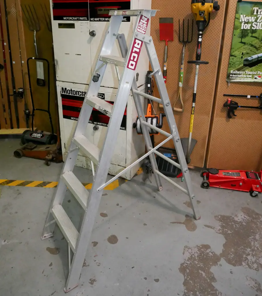 Alco 5 step aluminium ladder Image 1++