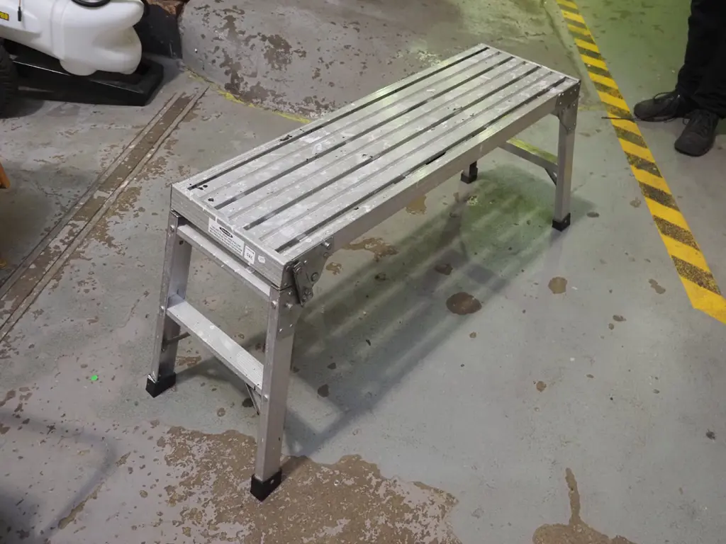 1000 x 350 aluminium platform Image 1++